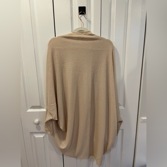 beige cocoon waffle cardigan - Picture 2 of 7